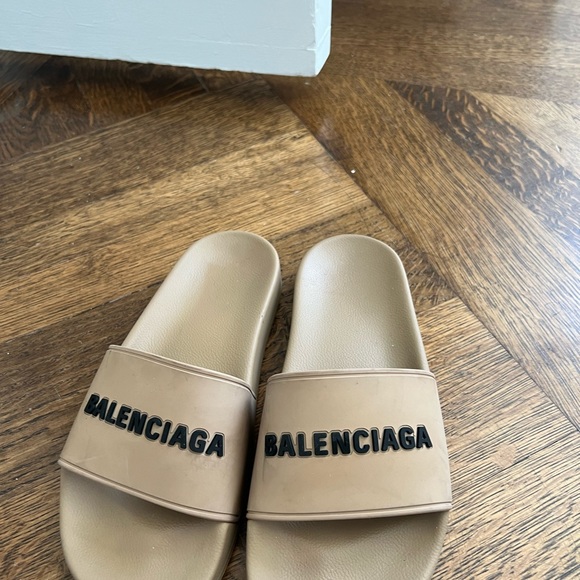 Genuine BALENCIAGA slides good condition!!! - Picture 6 of 6